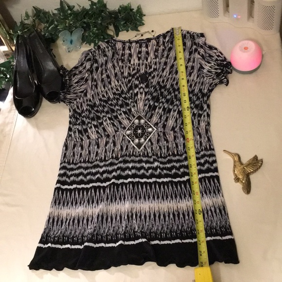 Elementz Crinkle Aztec Black/Silver/Gold Top - Picture 7 of 8